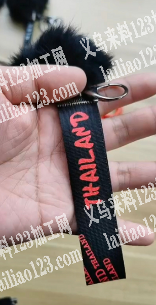找服装铺料，裤子配件挂件铺料，有的具体联
