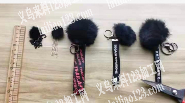 如图毛绒挂件的，寻找厂家，有的联系我