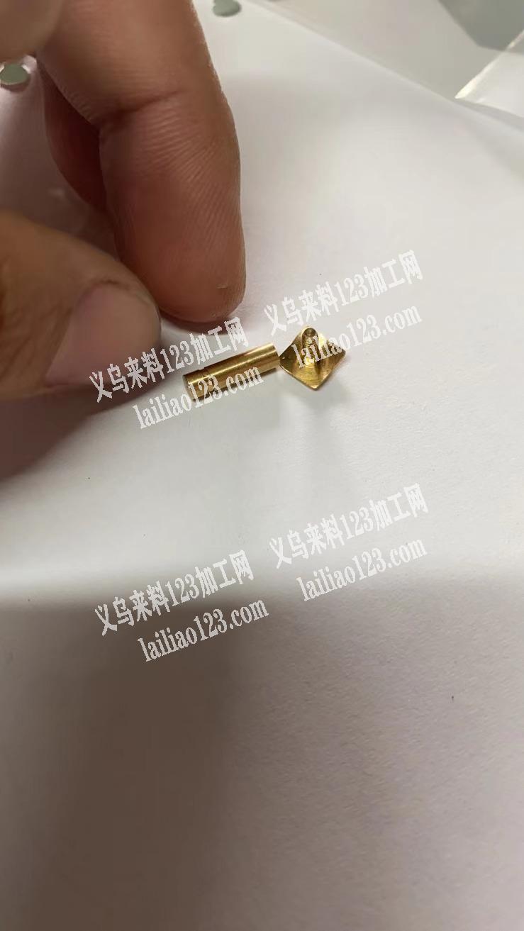 如图，请问谁家有做这款铜的，联系:黄生