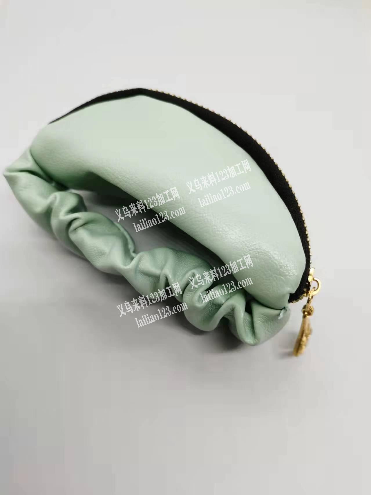这个手腕包，哪个工厂有空做？联系详谈