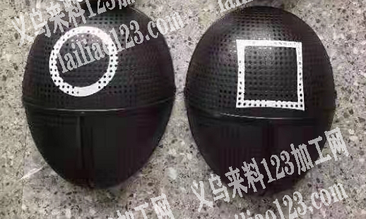 商贸城采购2万鱿鱼面具