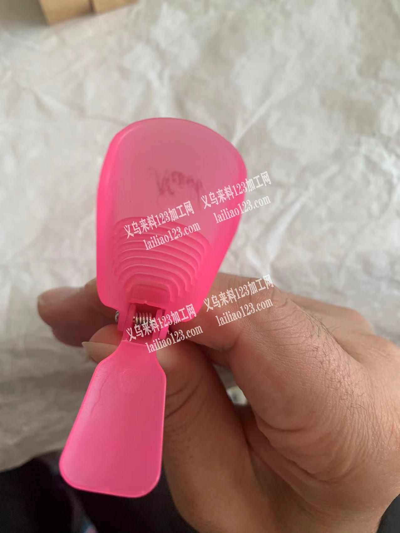 有手工活订单，做夹子手工安装外发，可以做
