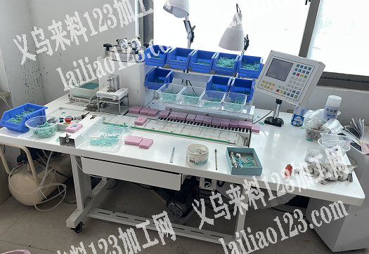 转让易注全自动打蜡机水焊机桌子。