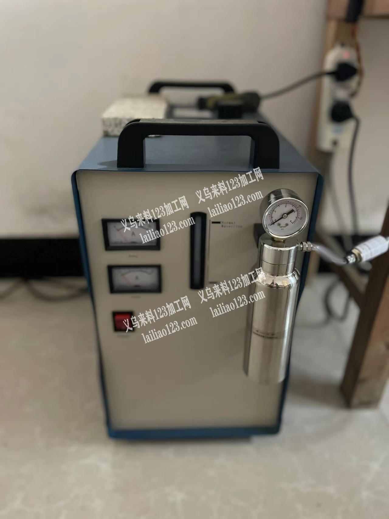 转让易注全自动打蜡机水焊机桌子。
