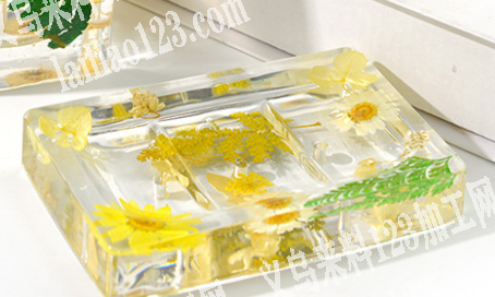如图，寻找水晶滴胶加工厂加真花，能做的联