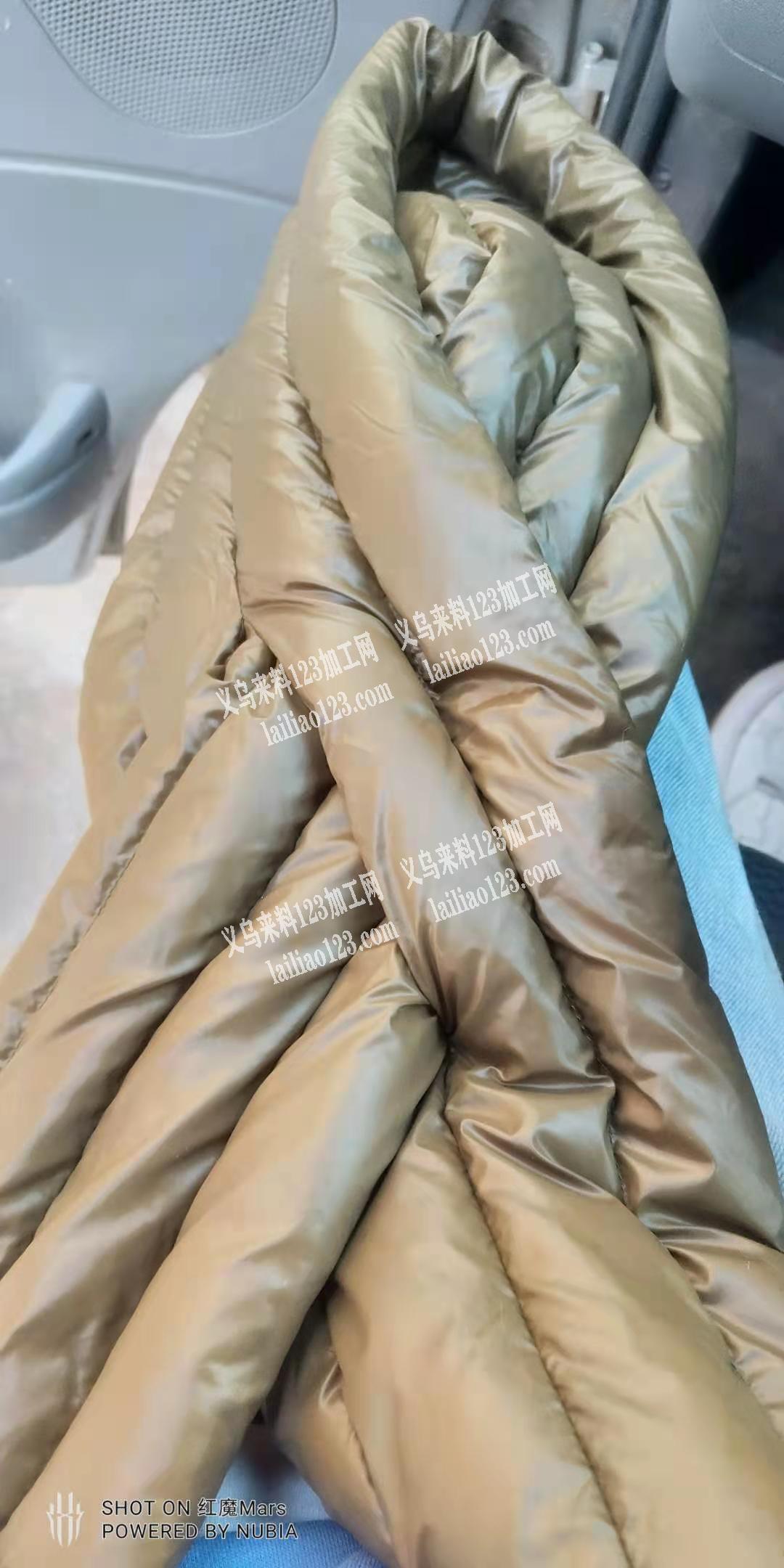 羽绒围巾外发加工，如图，会做的联系一下