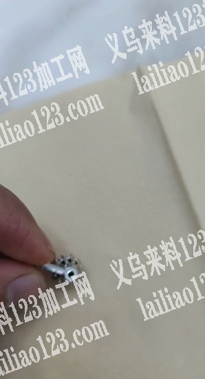 如图，需订这个吊坠，有的联系我，