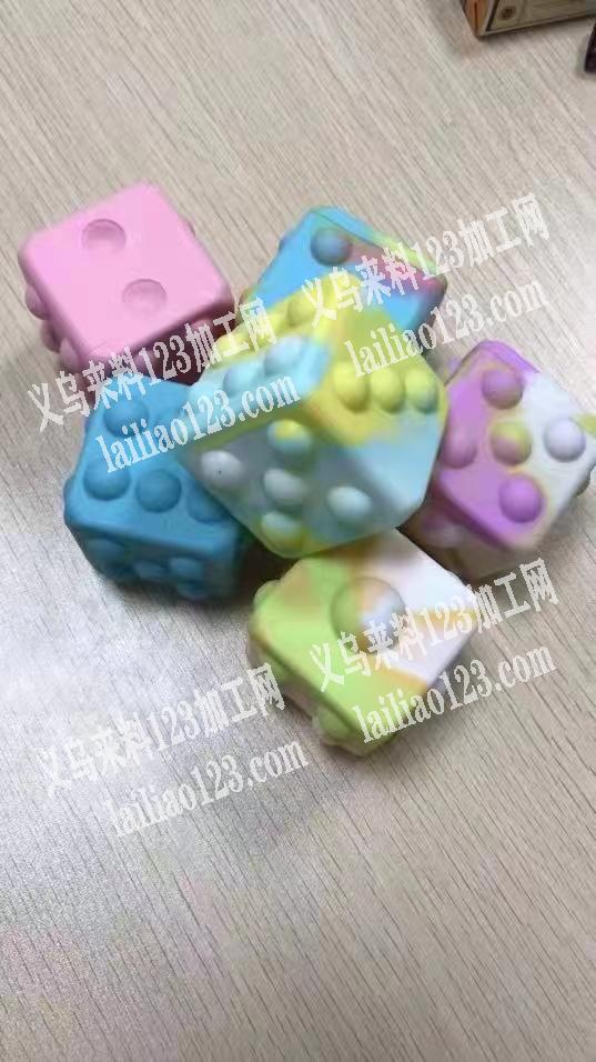 寻找生产如图硅胶产品的工厂，是专业厂家的