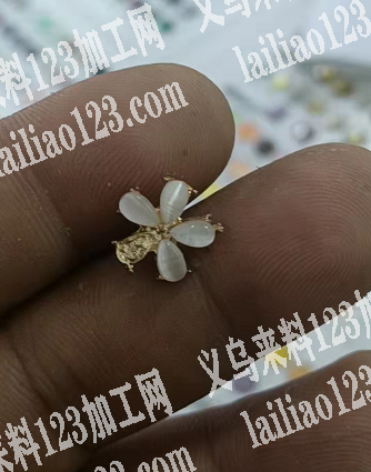 如图，这个配件谁家有，有的联系我