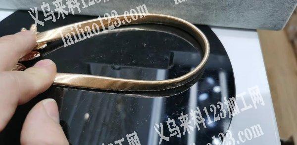 寻找厂家，如图，弹簧线30厘米，铁的，有
