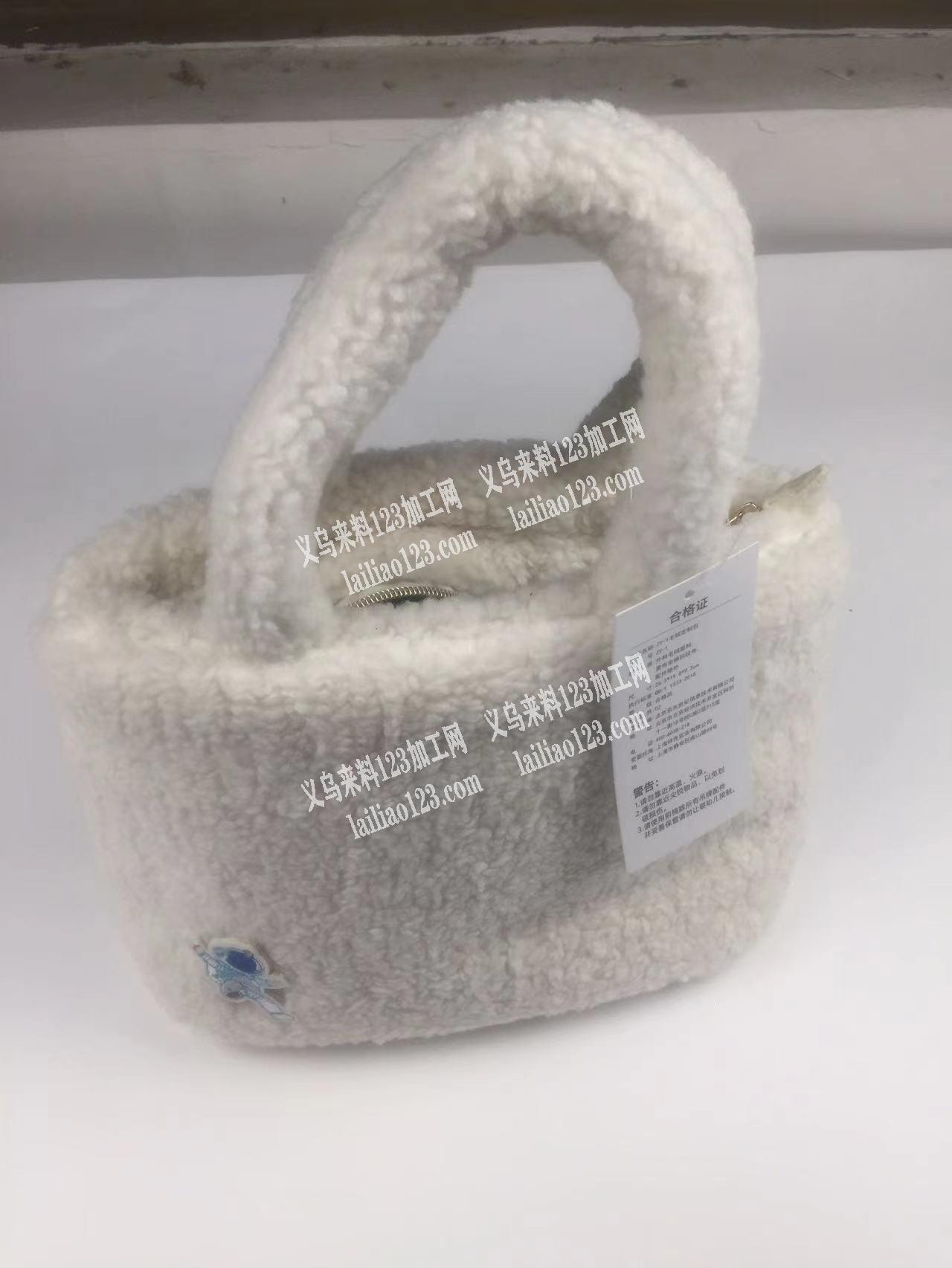 义乌箱包厂有款3000毛毛包急发，价格6