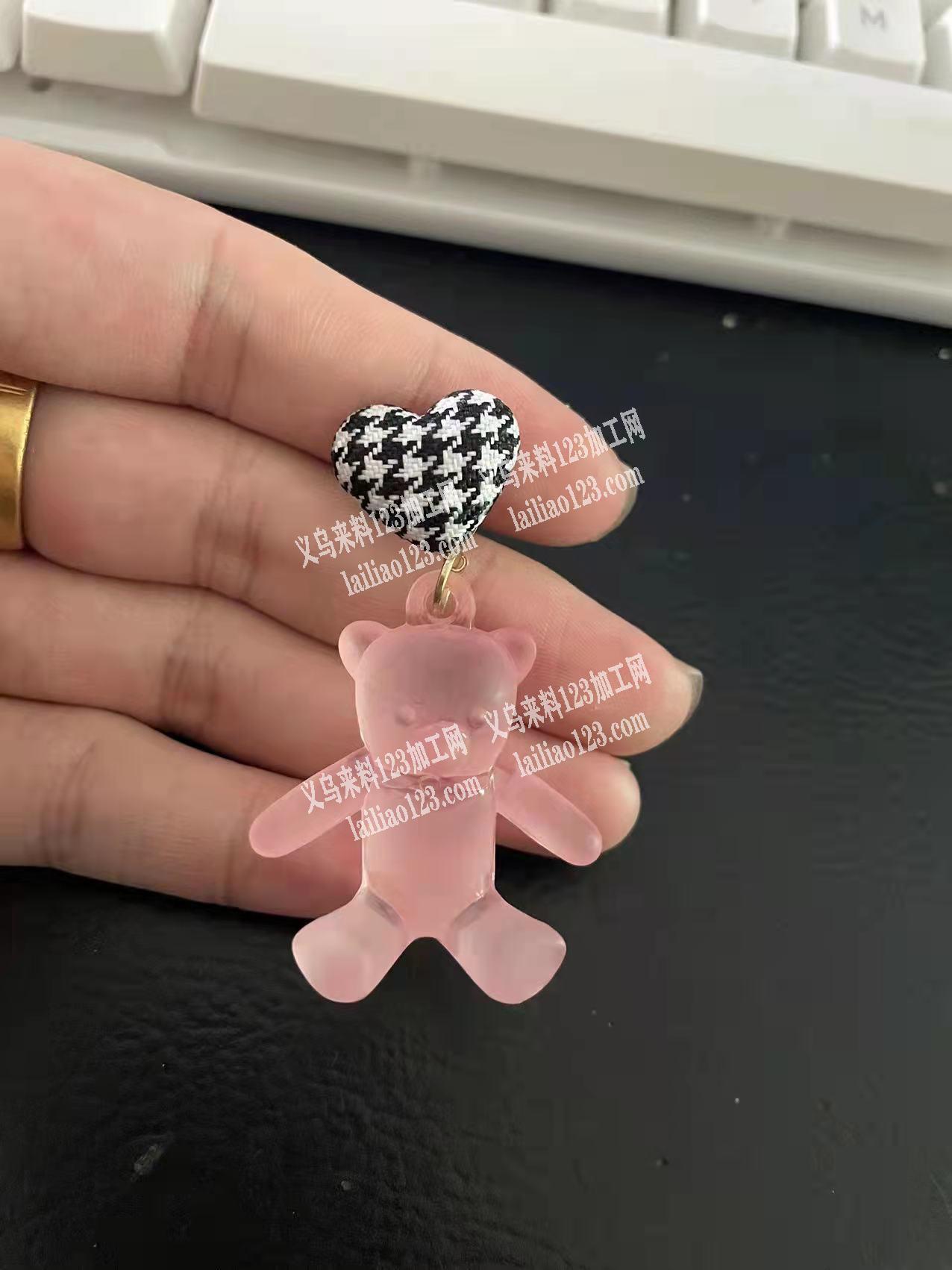 这种耳坠有货的，厂家联系我