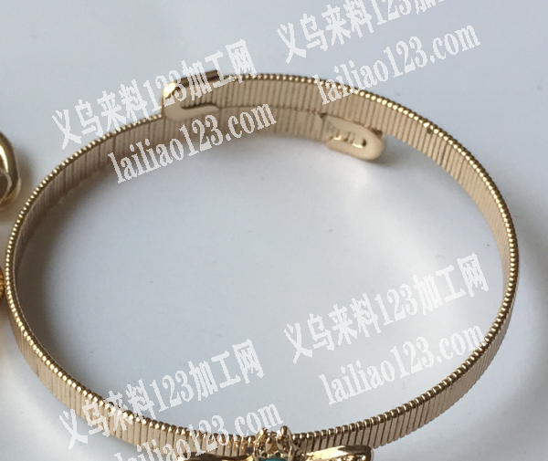有手镯订单，寻找图中这个款式的手镯，可以
