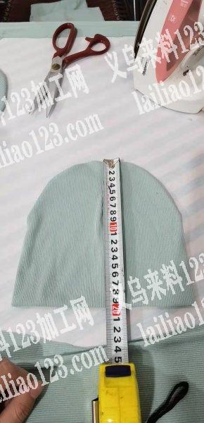 如图，3000个帽子，找加工厂做