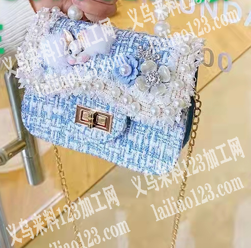 如图，寻找做珍珠手提包的厂家，有的联系我