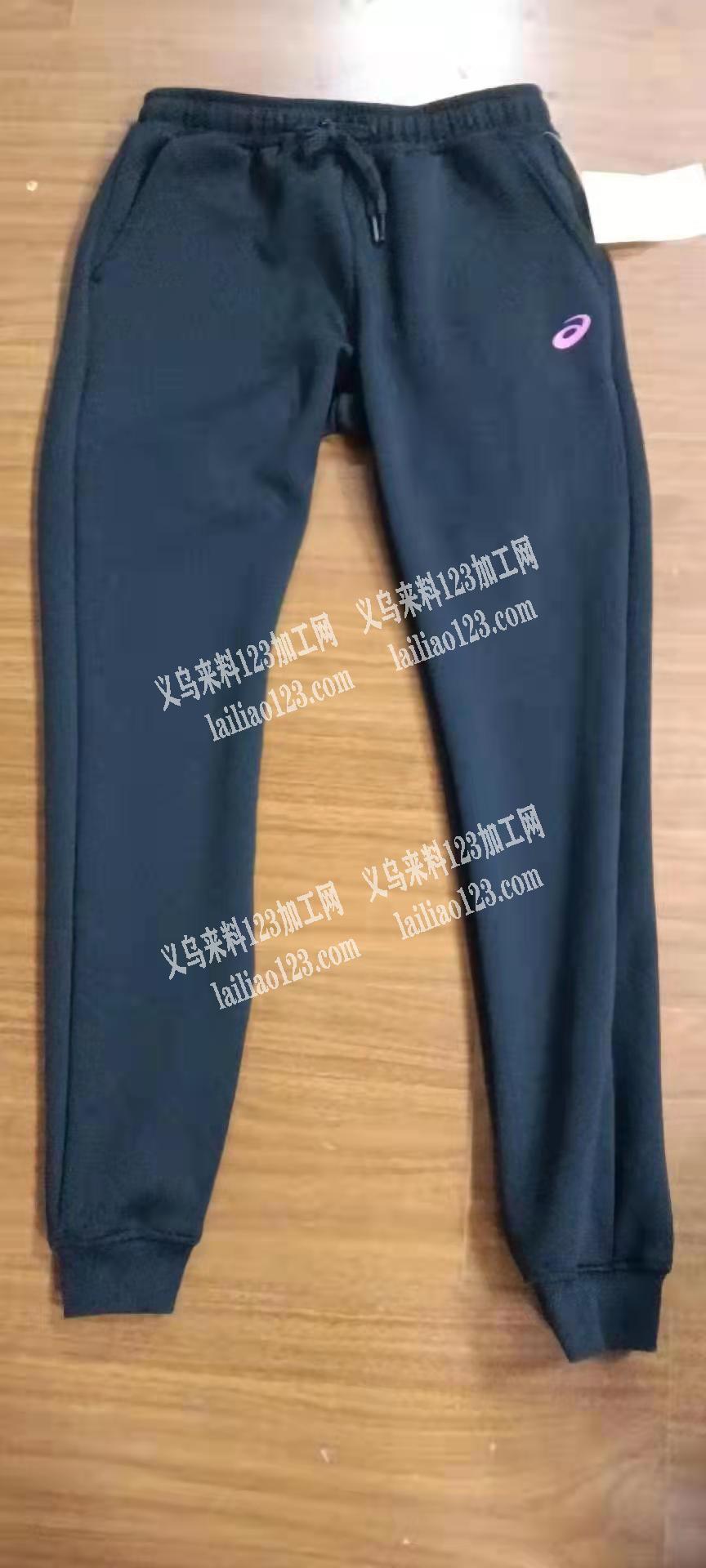 如图，卫衣套装，有做这种衣服裤子专业的请