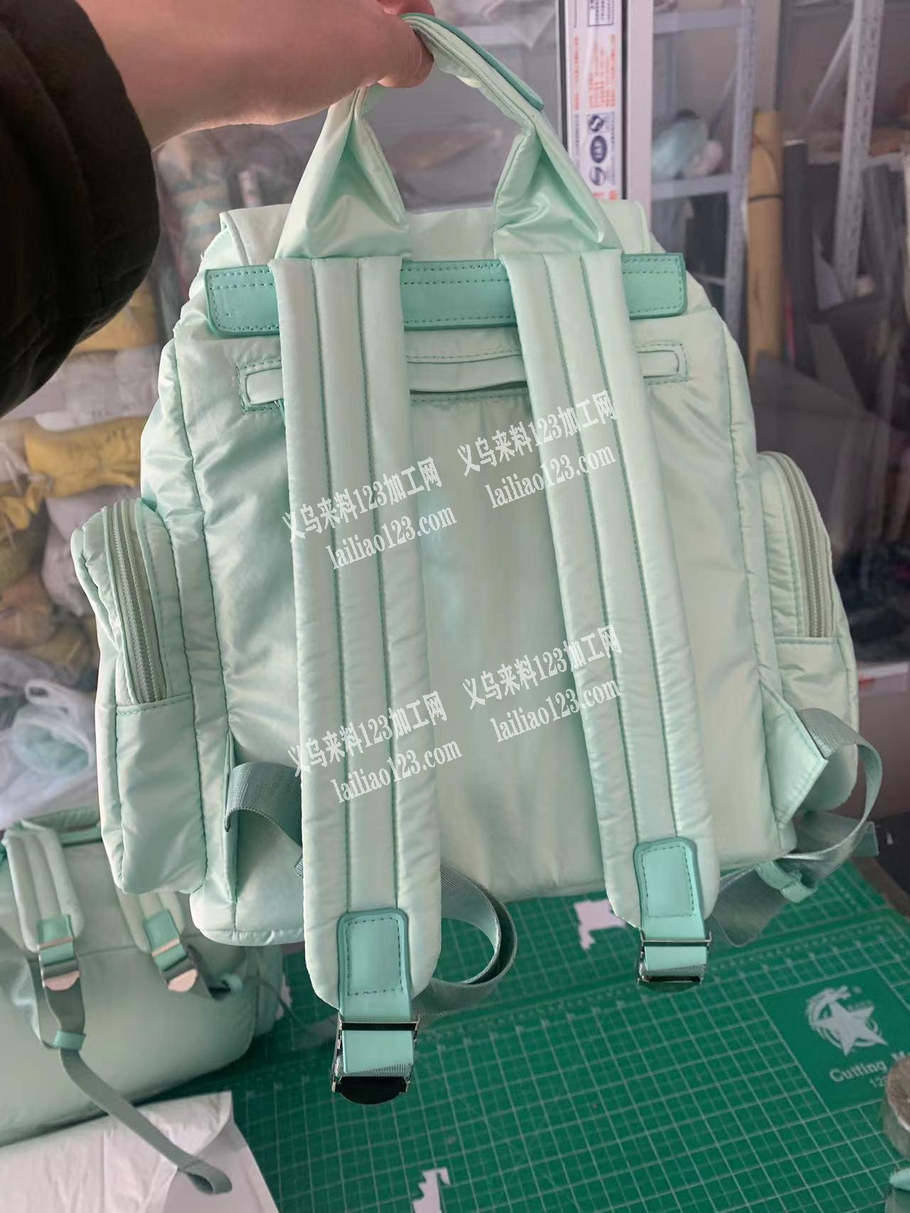 如图，包包外发，现金出货，义乌能做这个包