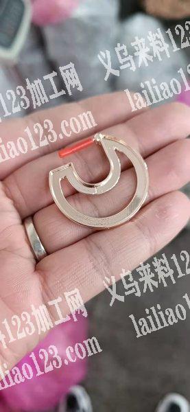 找义乌能粘这种皮的加工厂，要用ab胶粘，