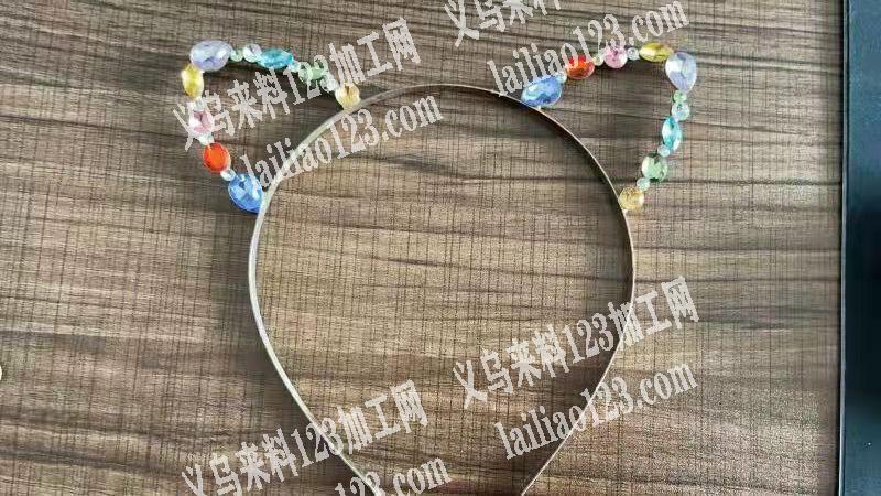 点钻外发，有一万多个猫耳朵点亚克力异型钻
