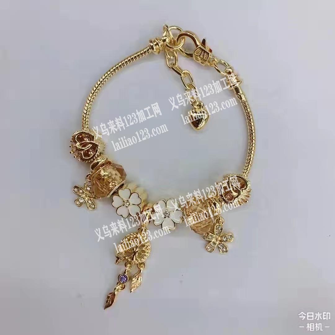找义乌市国际商贸城边上串手链手工加工厂