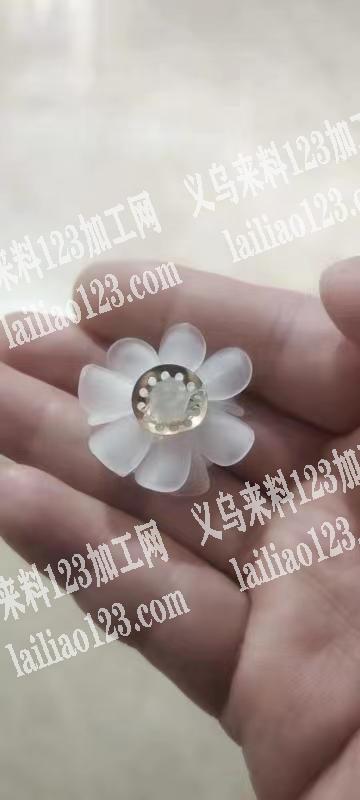 寻找如图手工缝的花的配件工厂，如图，谁有