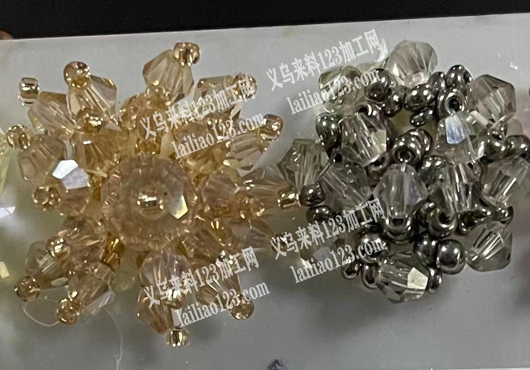 有大量手工货外发，穿鱼线绑花。有做过的加