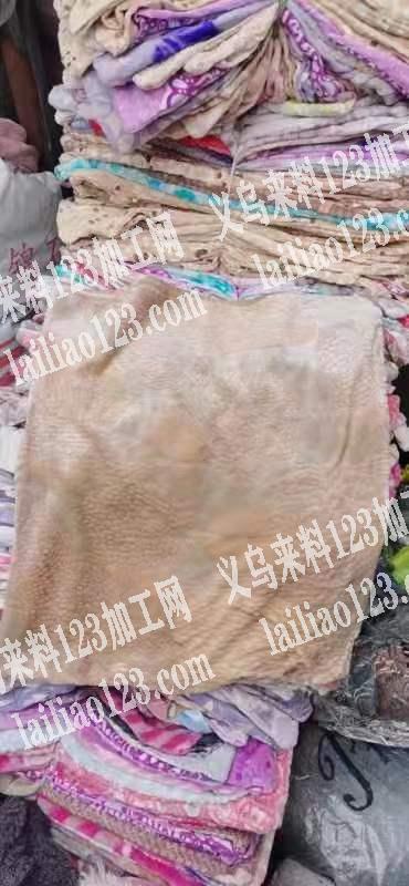 大量简单抱枕平车活外发加工，如图