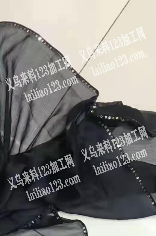 实单4000条，边上亮片做围巾边谁在做的