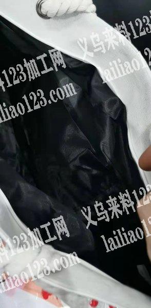 如图，五十万个沙滩包外发加工