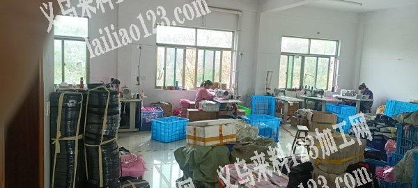 本厂专业做硅胶片书包厂家。从硅胶机到平车