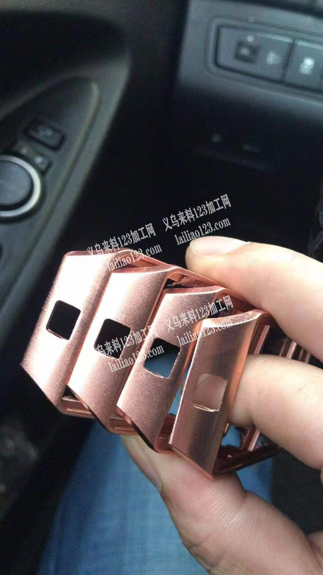 寻找带喷砂加工的电镀厂，或者单纯喷砂加工
