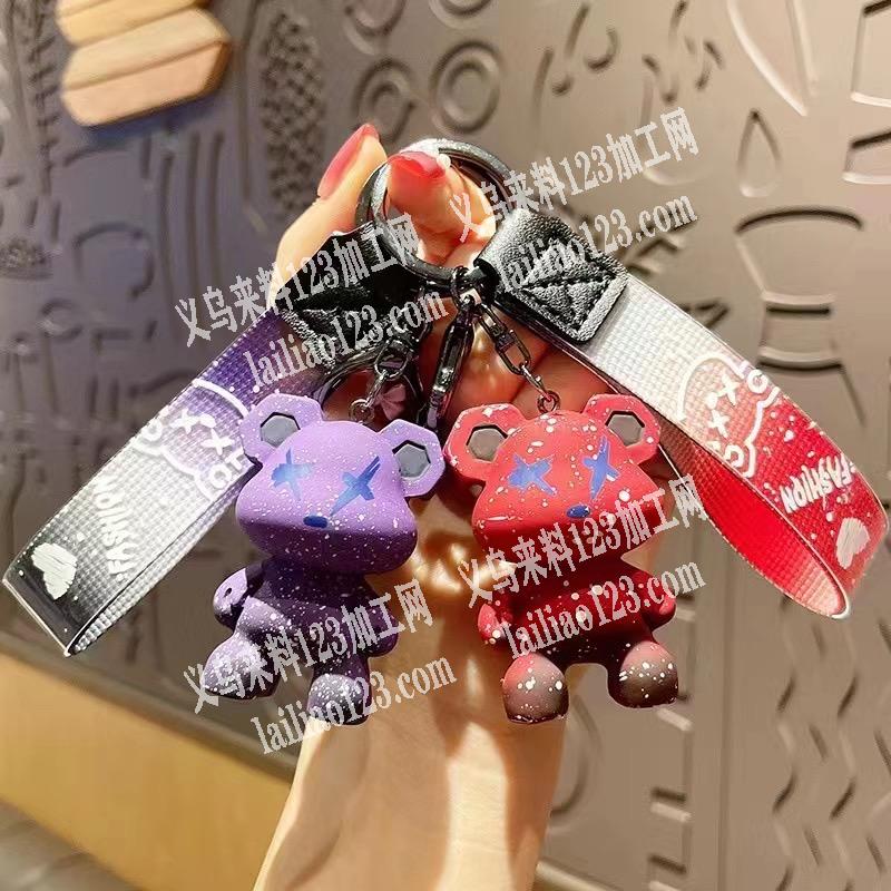 找这个钥匙扣厂家，采购如图公仔，有的电话