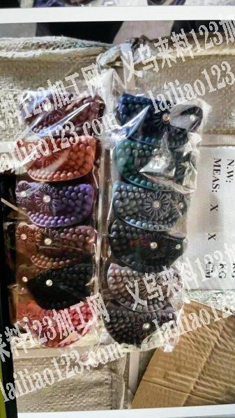 如图大量塑料抓夹订单，寻找工厂，如图，。