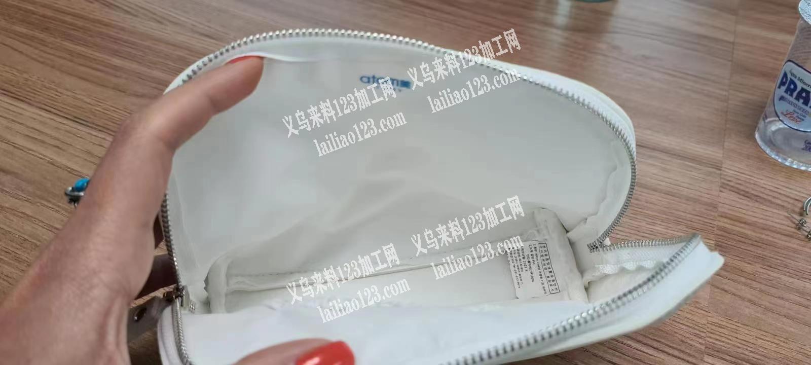寻找箱包加工厂，微信联系我