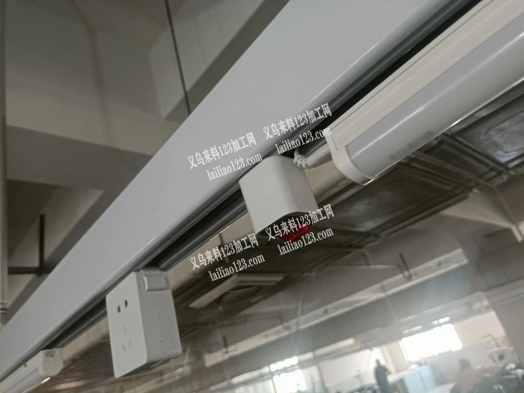 出售裁床100米灯线槽盒150米有需要来