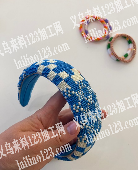 外贸公司找货源，有做这种米珠发箍的厂家联