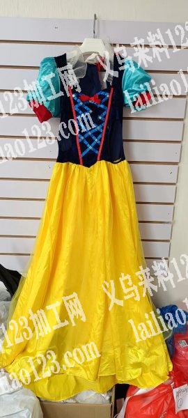 本公司有大量狗衣服和裙子外发