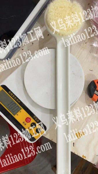 要10万，找如图尼龙毛刷厂家，电话详谈