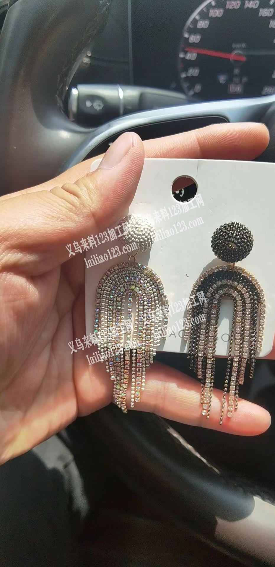 找会粘这款货的加工厂。联系电话