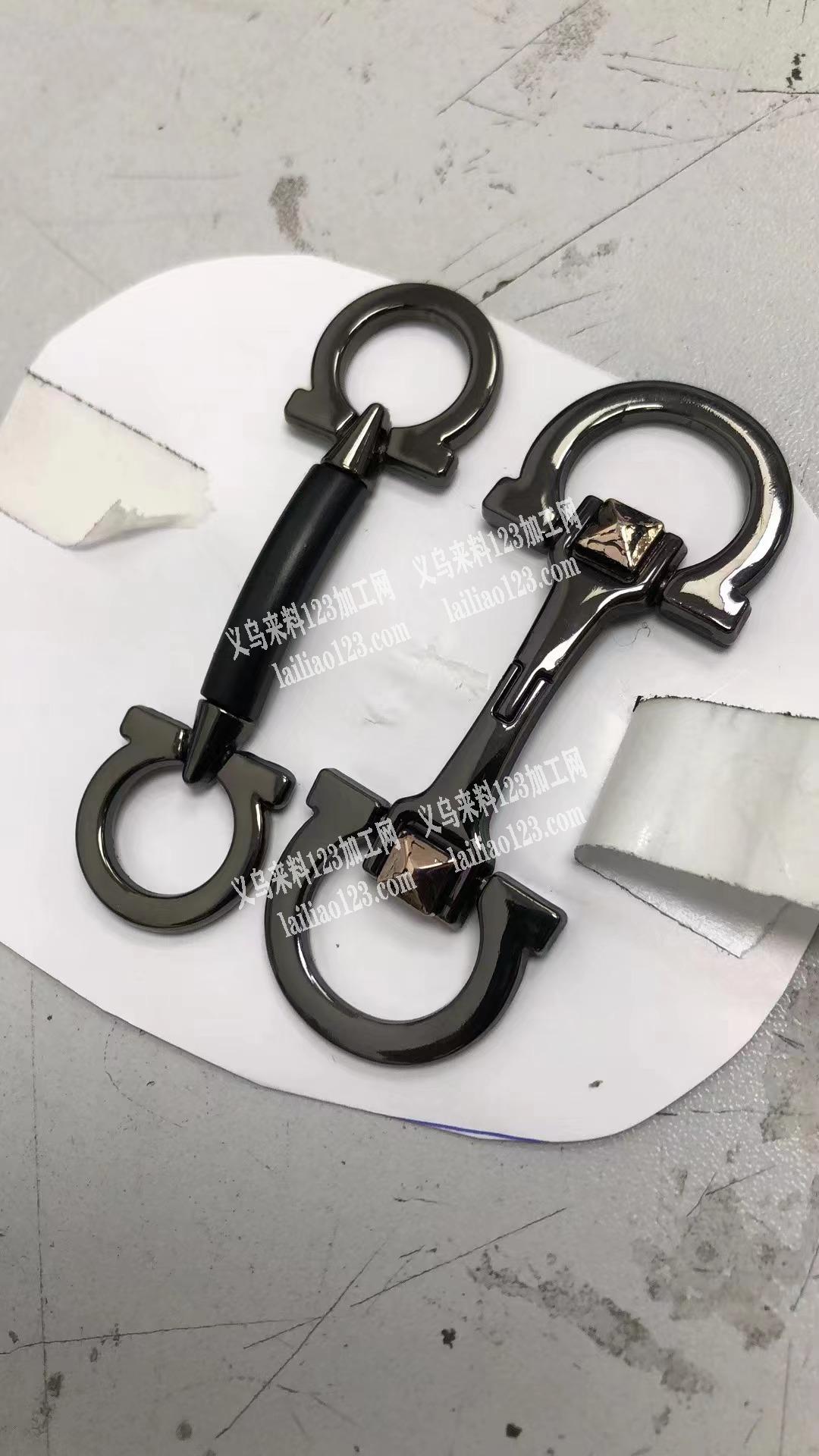 找鞋饰厂家，如图，有的联系我