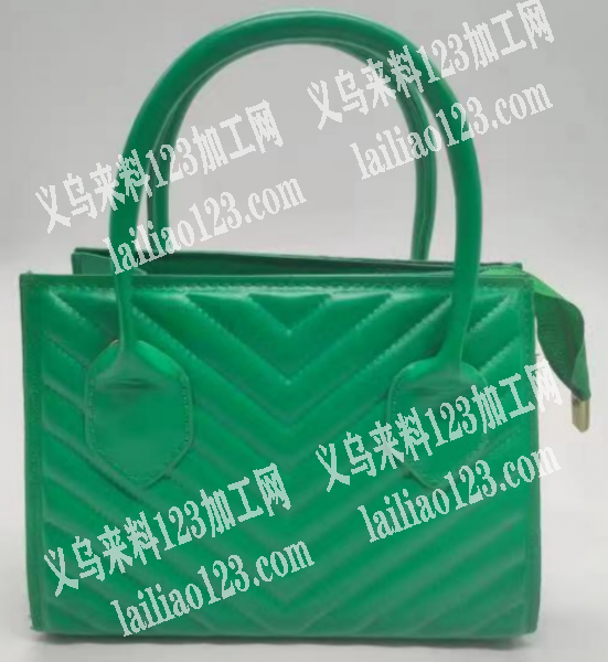 两款时尚包，数量各1500个，纯加工，能