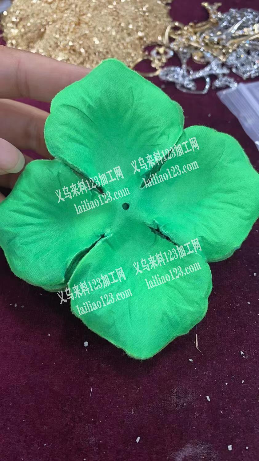 大量打胶枪货外发，如图，20多万个，寻找