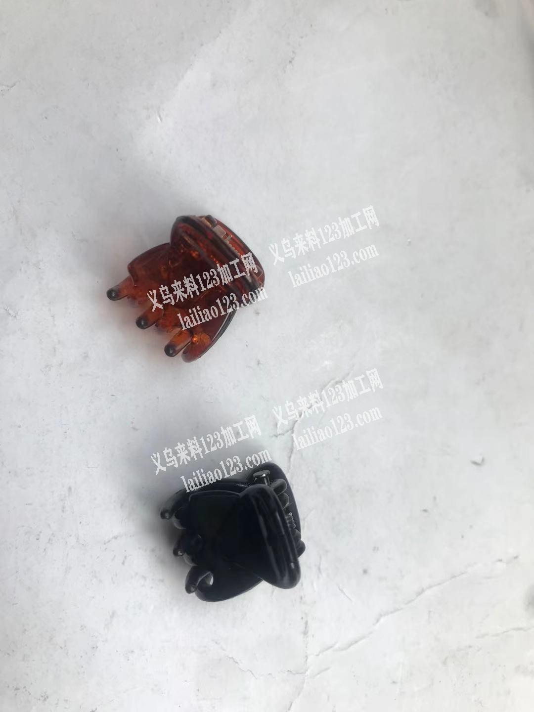 找此款小发夹，要求和图片一样，电话详谈
