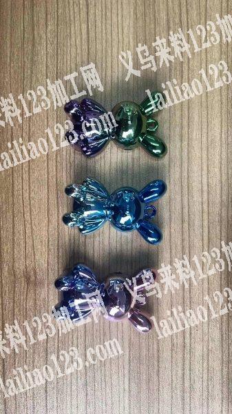 寻找制作塑料小熊厂家，会做如图这个款式的