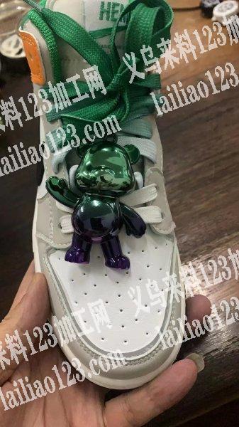 寻找制作塑料小熊厂家，会做如图这个款式的