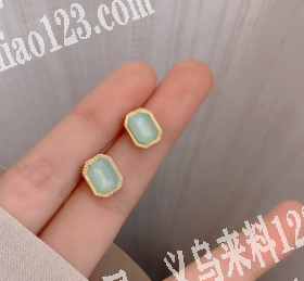 采购如图这个饰品配件，有的联系我