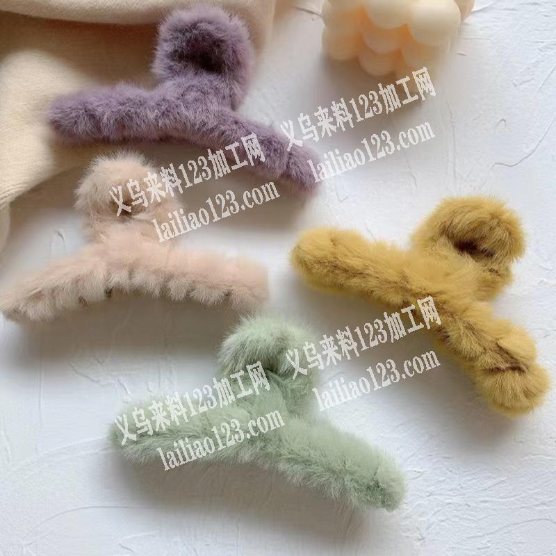 找毛绒发夹植绒发夹布的发夹等等厂家成品现
