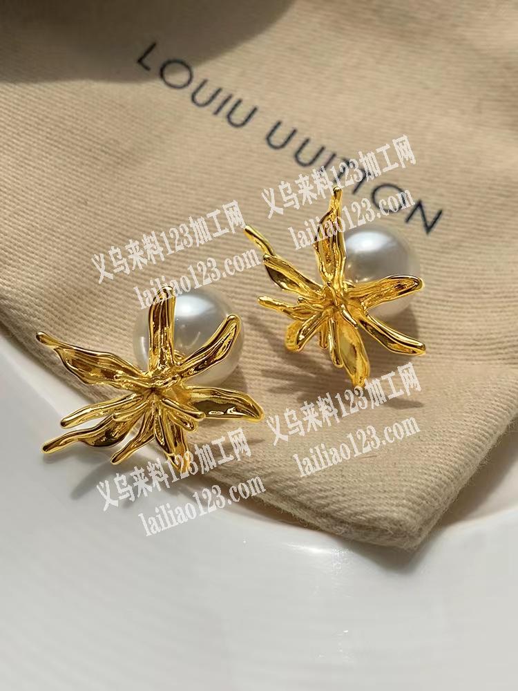 寻找这个铜耳环，现货要200对，真金电镀
