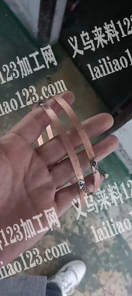 喷漆外发，找专业喷漆发箍工厂，有的联系下