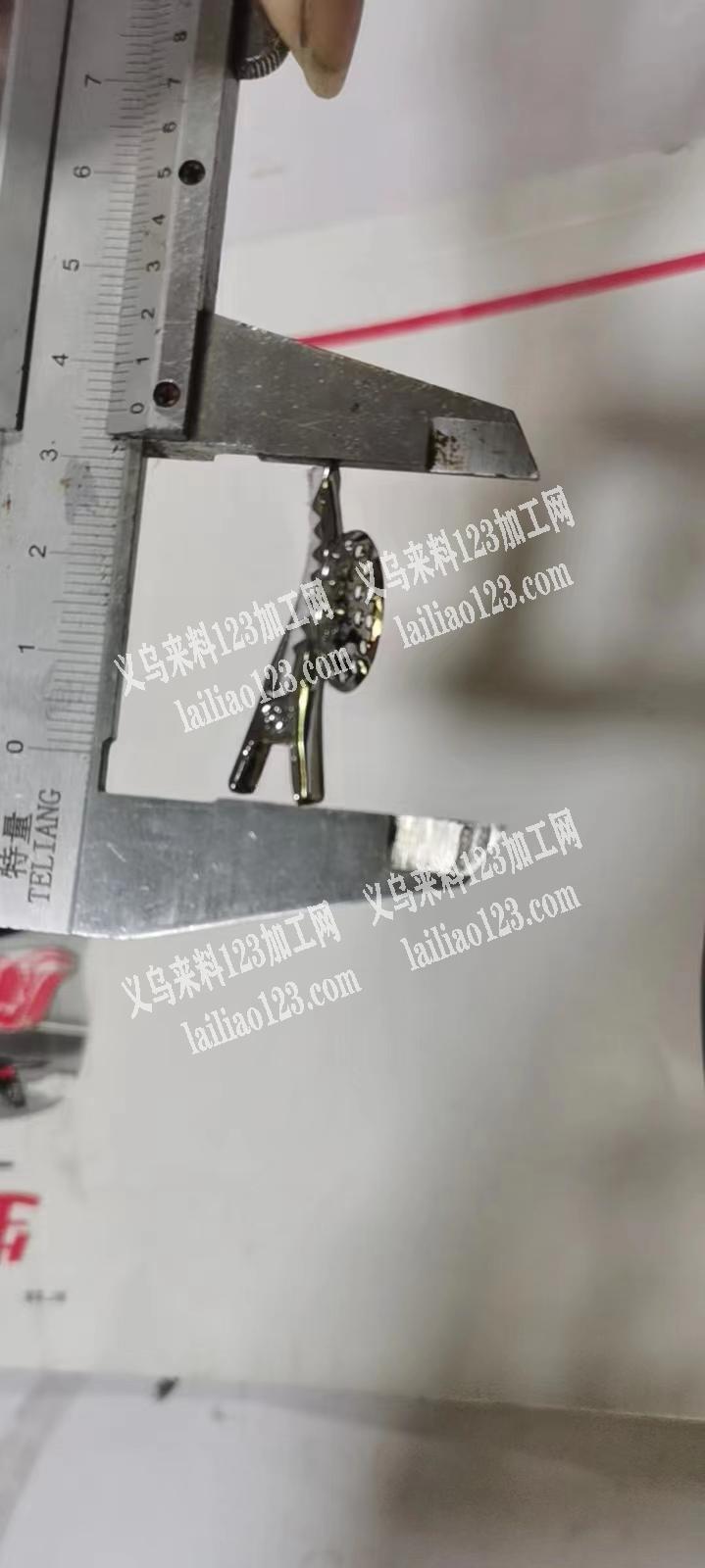 如图，需要2万个配件，有戟绒布，有的请联